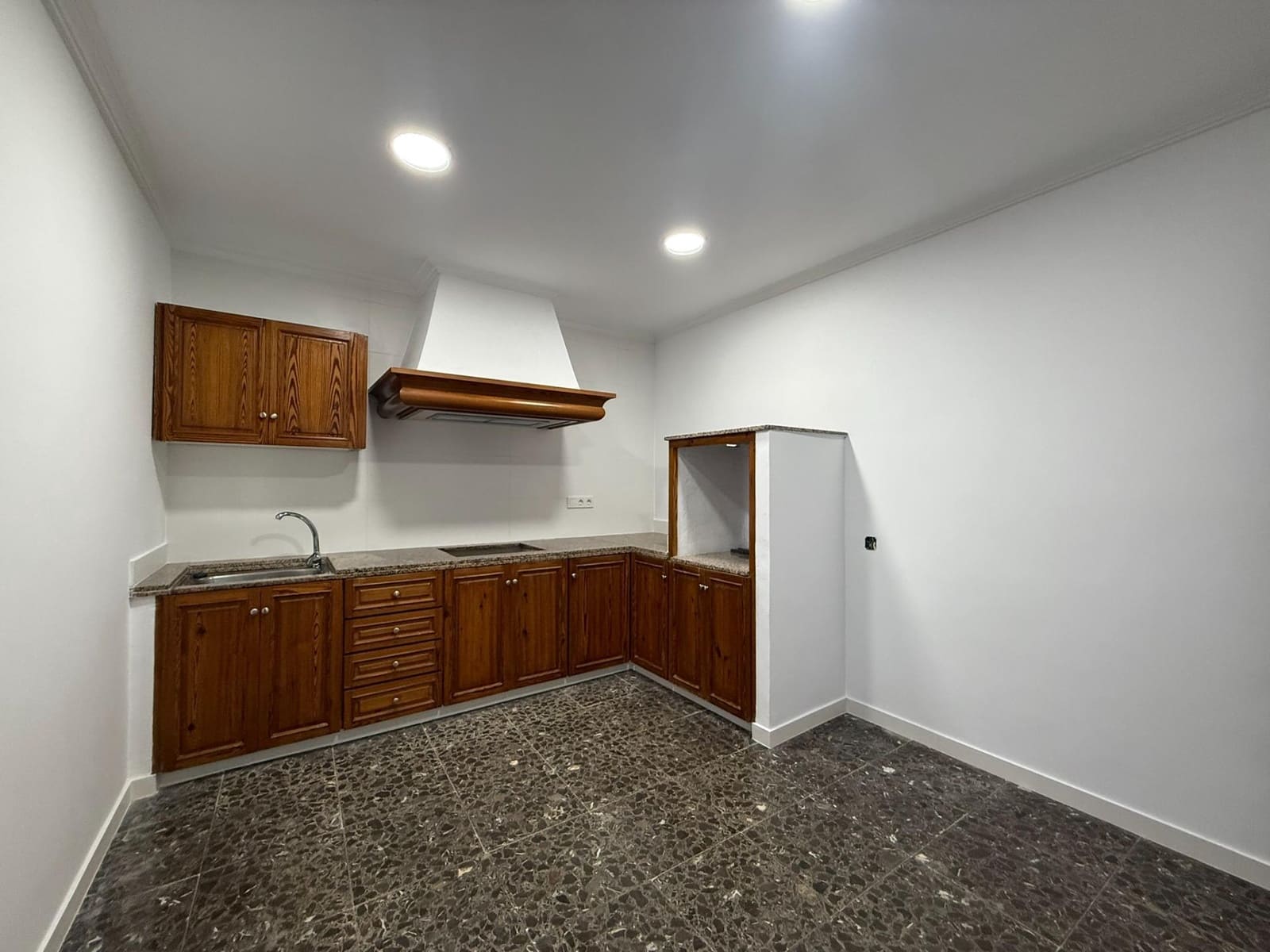 Apartamento de 7 habitaciones en Elche / Elx en venta - 219.000 € (Ref: 9353482)