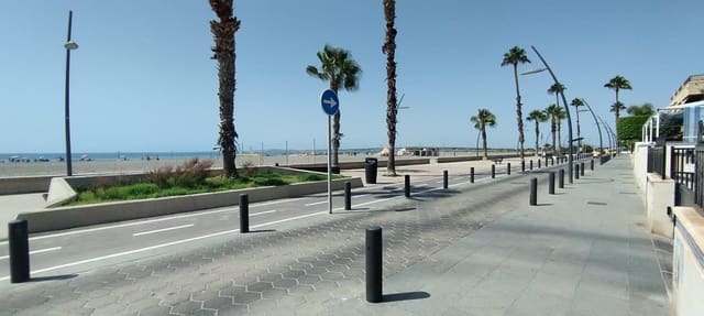 4 quarto Bungalow para venda em Santa Pola com garagem - 310 000 € (Ref: 9353487)