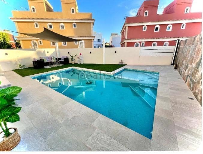 5 bedroom Villa for sale in Gran Alacant with pool garage - € 499,000 (Ref: 9353492)