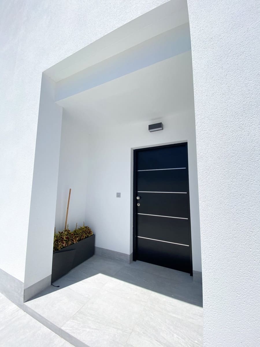 3 bedroom Villa for sale in La Marina with pool - € 455,000 (Ref: 9356017)