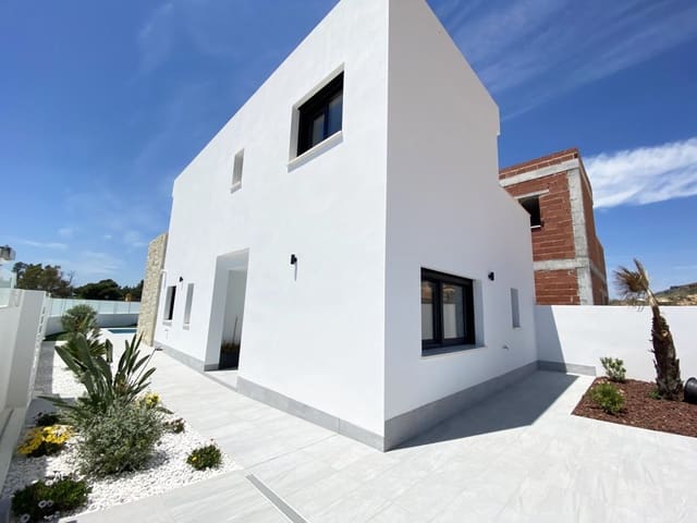 3 soverom Villa til salgs i La Marina, Elche / Elx med svømmebasseng - € 455 000 (Ref: 9356017)