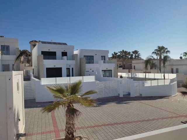 3 soverom Villa til salgs i La Marina, Elche / Elx med svømmebasseng - € 455 000 (Ref: 9356017)