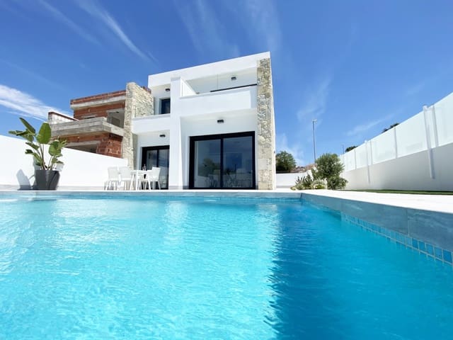 3 soverom Villa til salgs i La Marina, Elche / Elx med svømmebasseng - € 455 000 (Ref: 9356017)