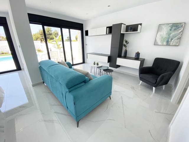 3 soverom Villa til salgs i La Marina, Elche / Elx med svømmebasseng - € 455 000 (Ref: 9356017)