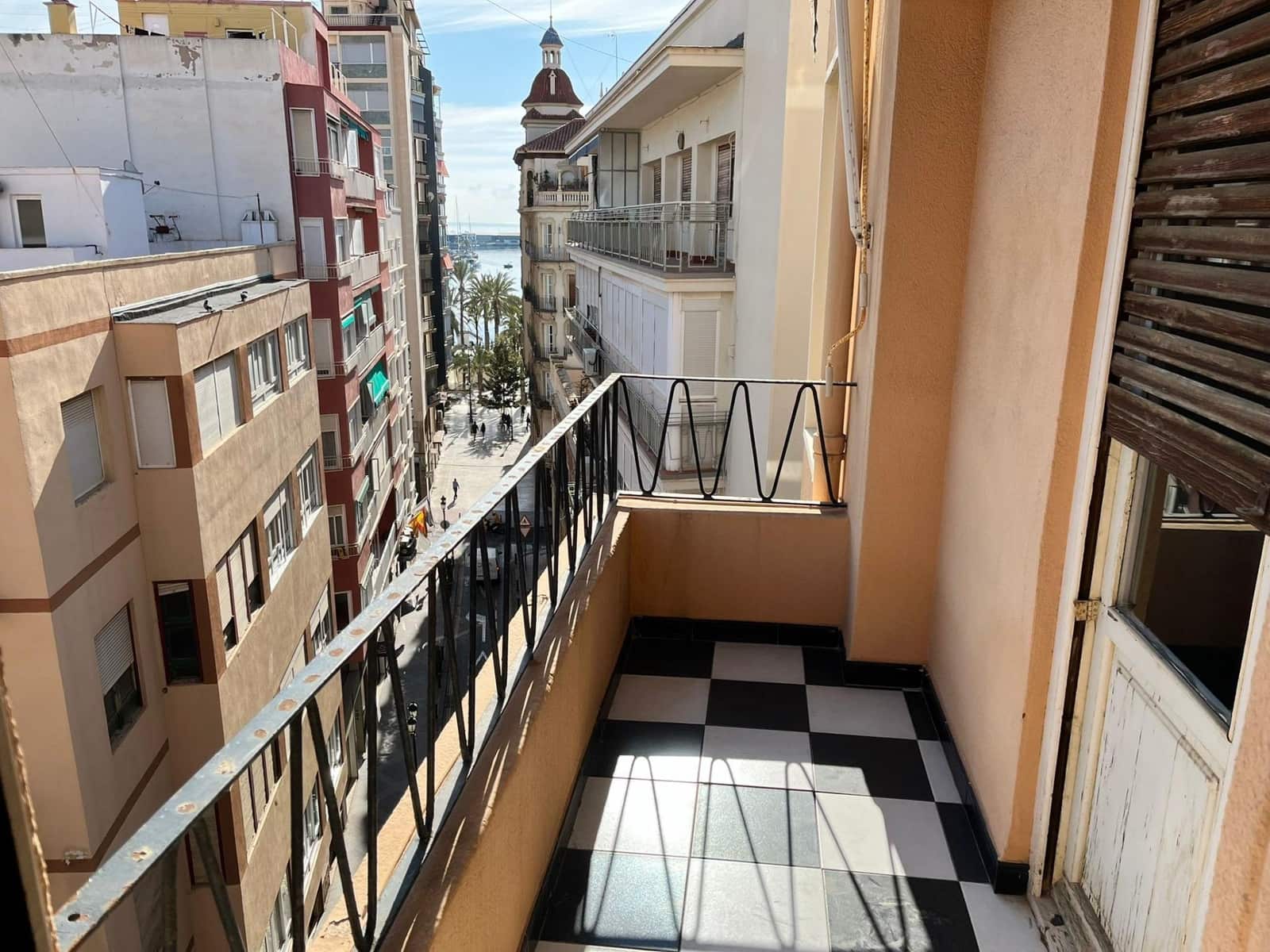 5 slaapkamer Flat te koop in Alicante stad - € 360.000 (Ref: 9356020)