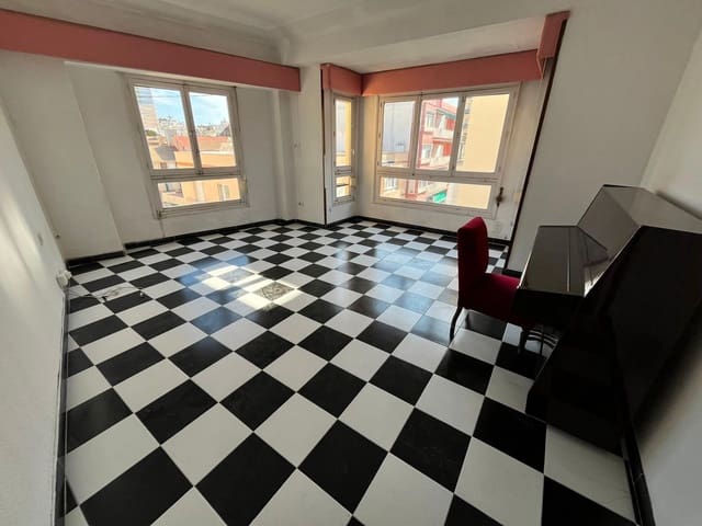 5 slaapkamer Flat te koop in Alicante stad - € 360.000 (Ref: 9356020)