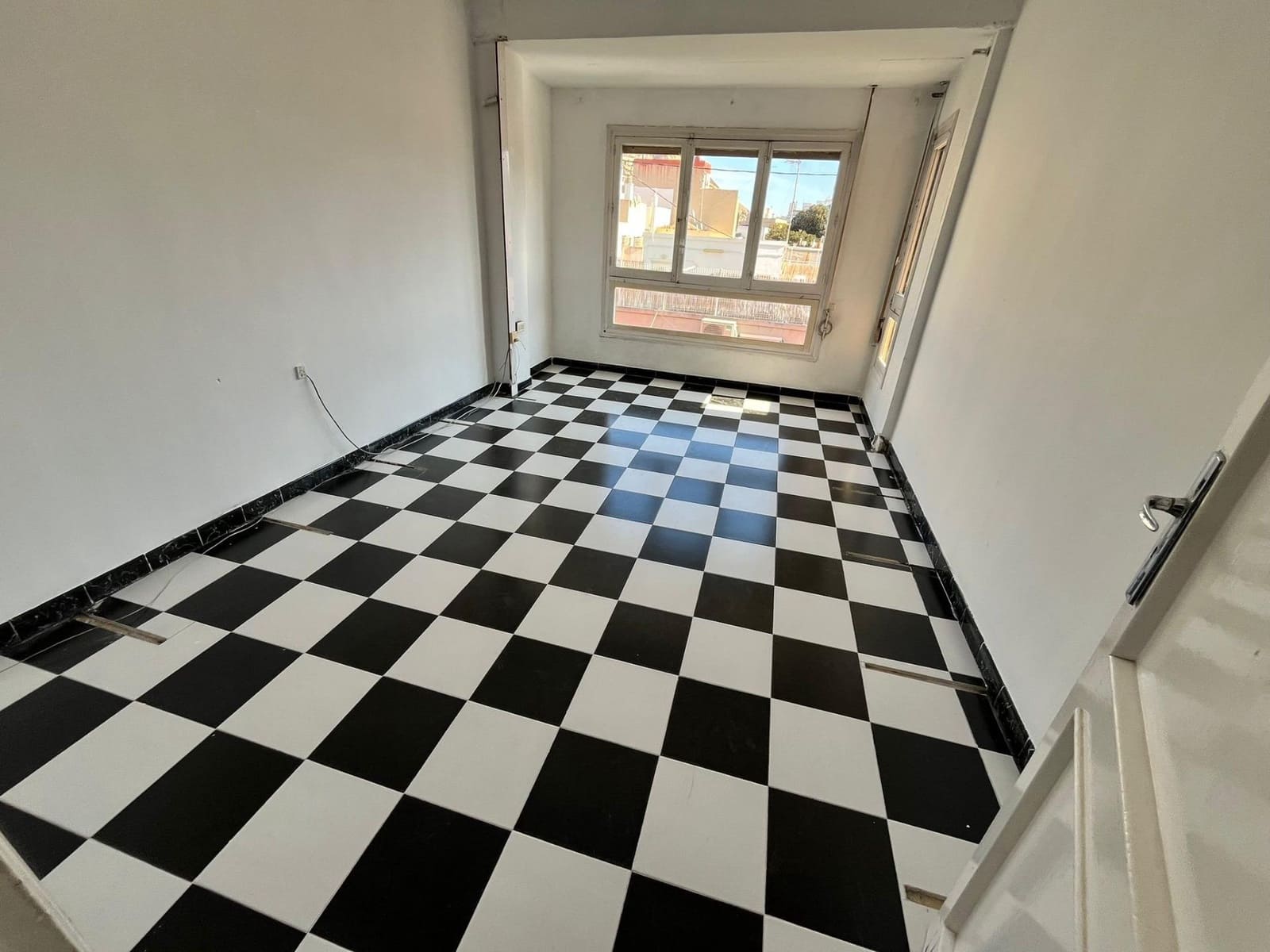 5 slaapkamer Flat te koop in Alicante stad - € 360.000 (Ref: 9356020)