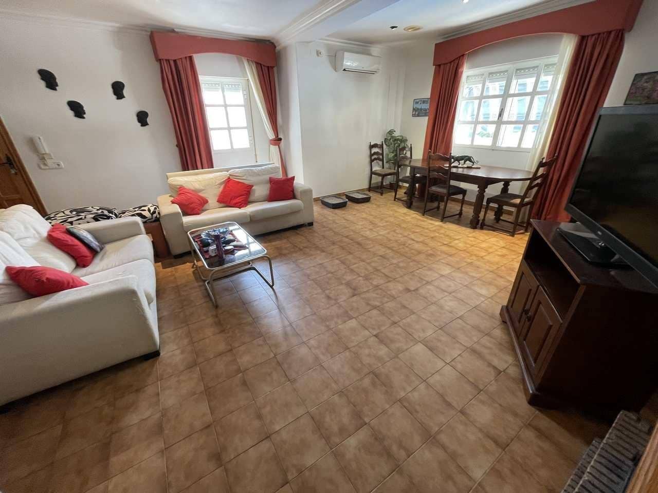 4 bedroom Villa for sale in Benferri with pool garage - € 319,300 (Ref: 9356023)