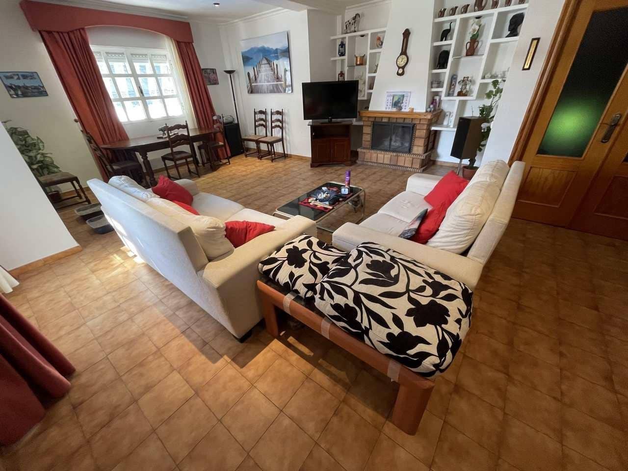 4 bedroom Villa for sale in Benferri with pool garage - € 319,300 (Ref: 9356023)