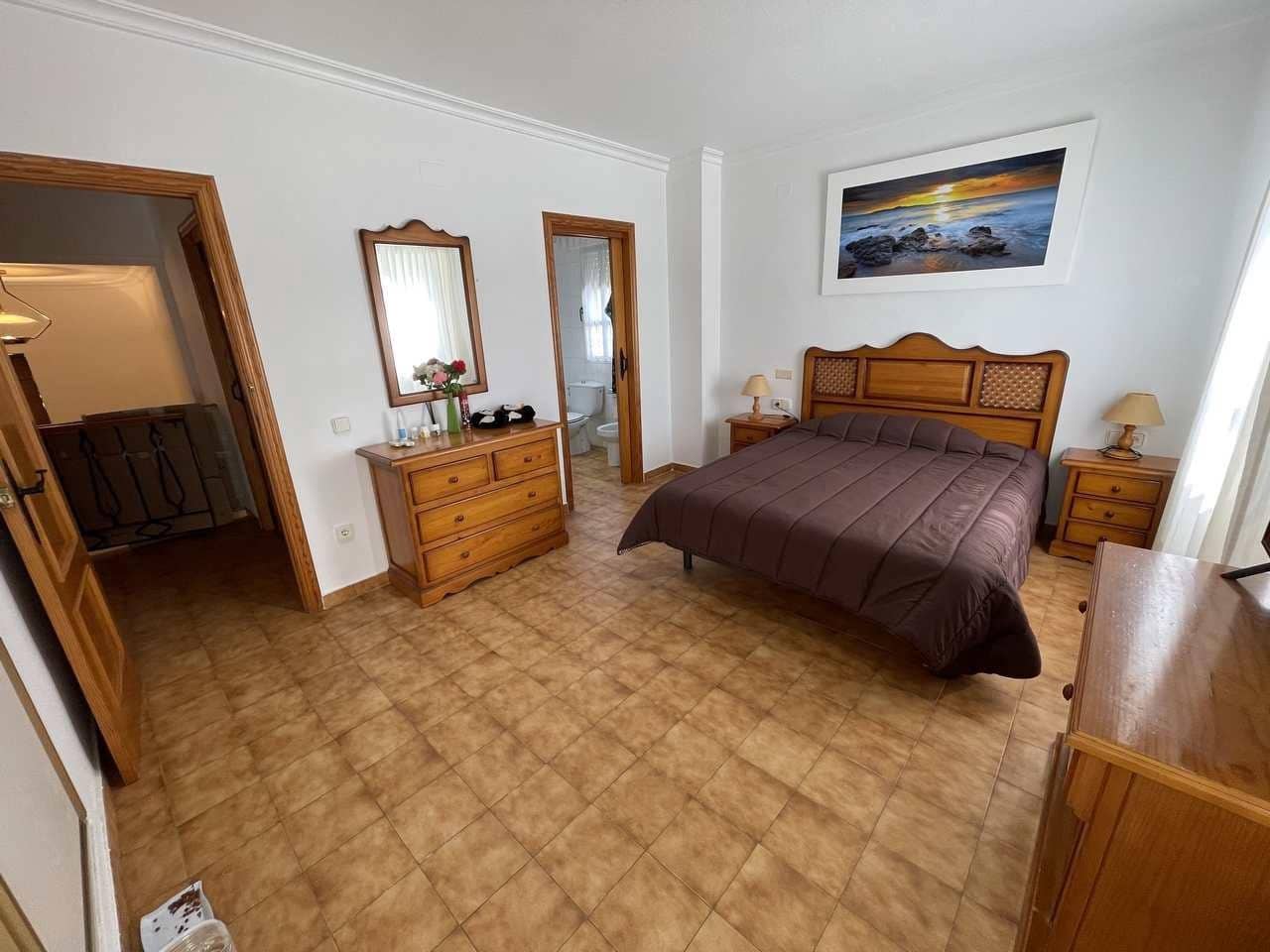 4 bedroom Villa for sale in Benferri with pool garage - € 319,300 (Ref: 9356023)