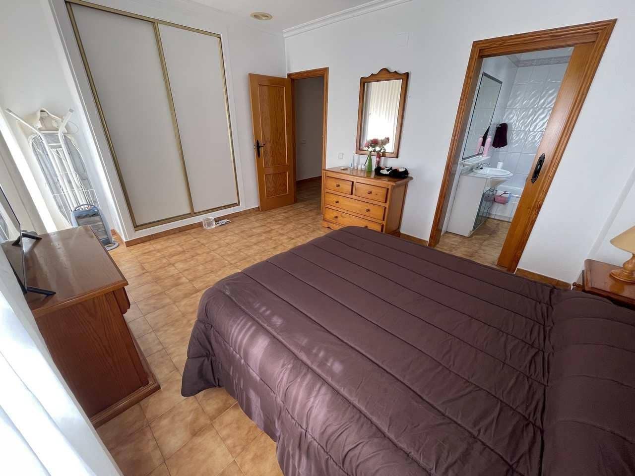 4 bedroom Villa for sale in Benferri with pool garage - € 319,300 (Ref: 9356023)