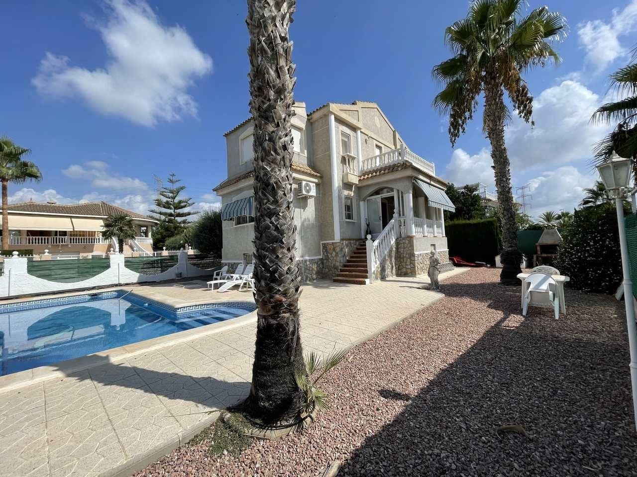 4 bedroom Villa for sale in Benferri with pool garage - € 319,300 (Ref: 9356023)