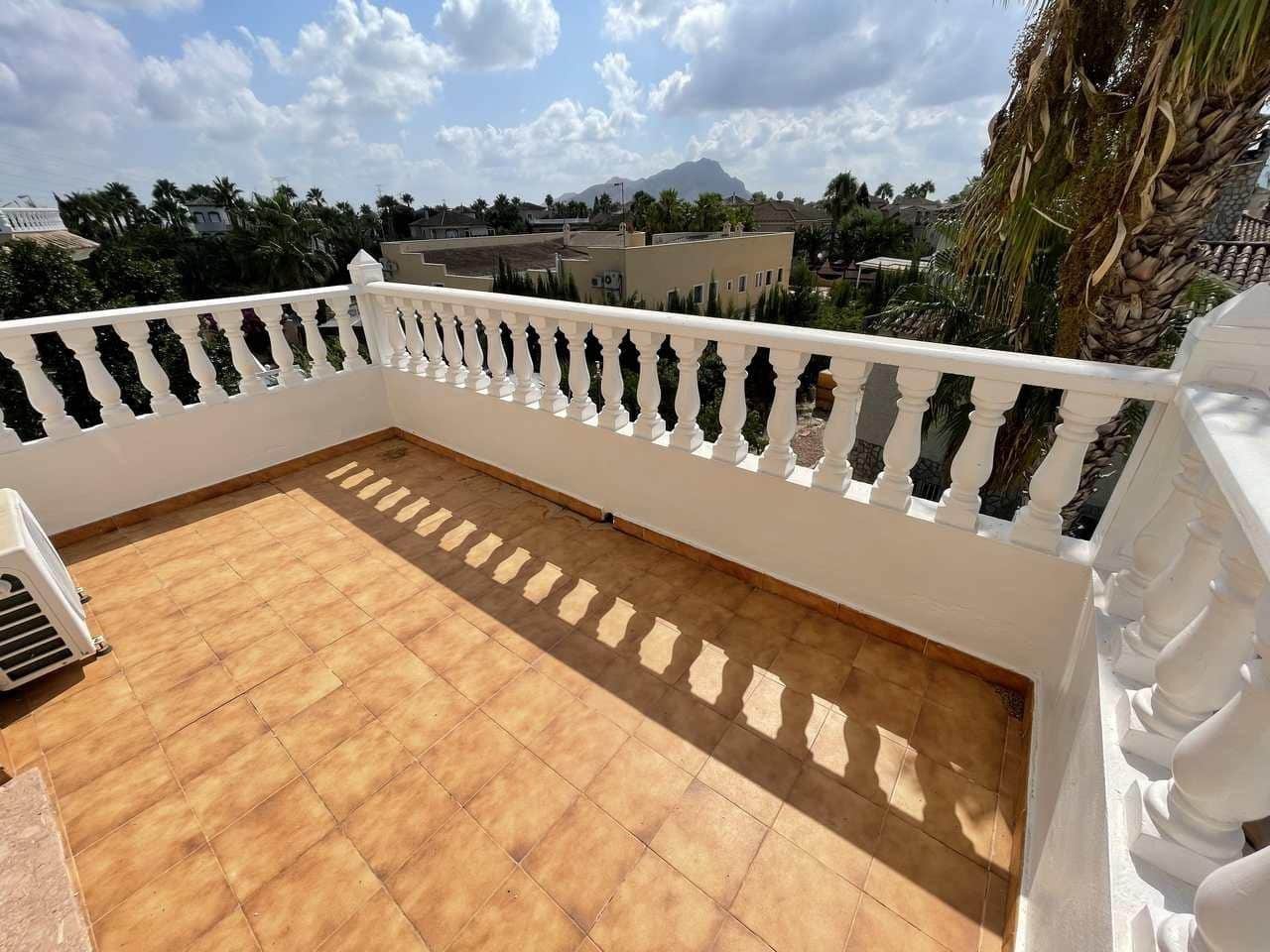 4 bedroom Villa for sale in Benferri with pool garage - € 319,300 (Ref: 9356023)