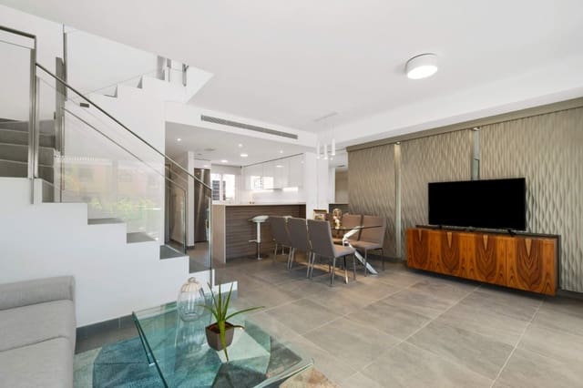 3 chambre Bungalow à vendre à Elche / Elx avec piscine - 312 000 € (Ref: 9356025)