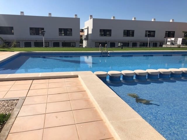3 chambre Bungalow à vendre à Elche / Elx avec piscine - 312 000 € (Ref: 9356025)