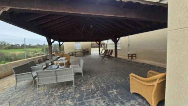 Chalet de 6 habitaciones en La Marina, Elche / Elx en venta con piscina - 430.000 € (Ref: 9356028)