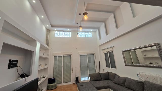 Chalet de 6 habitaciones en La Marina, Elche / Elx en venta con piscina - 430.000 € (Ref: 9356028)