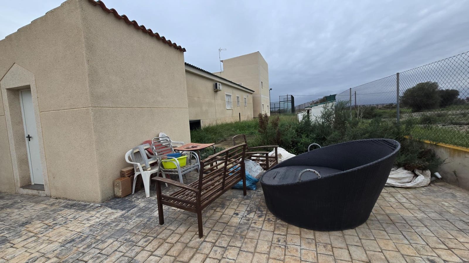 6 bedroom Villa for sale in La Marina with pool - € 430,000 (Ref: 9356028)