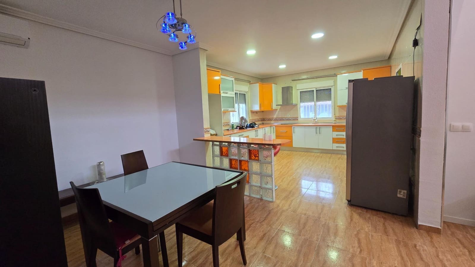 6 bedroom Villa for sale in La Marina with pool - € 430,000 (Ref: 9356028)