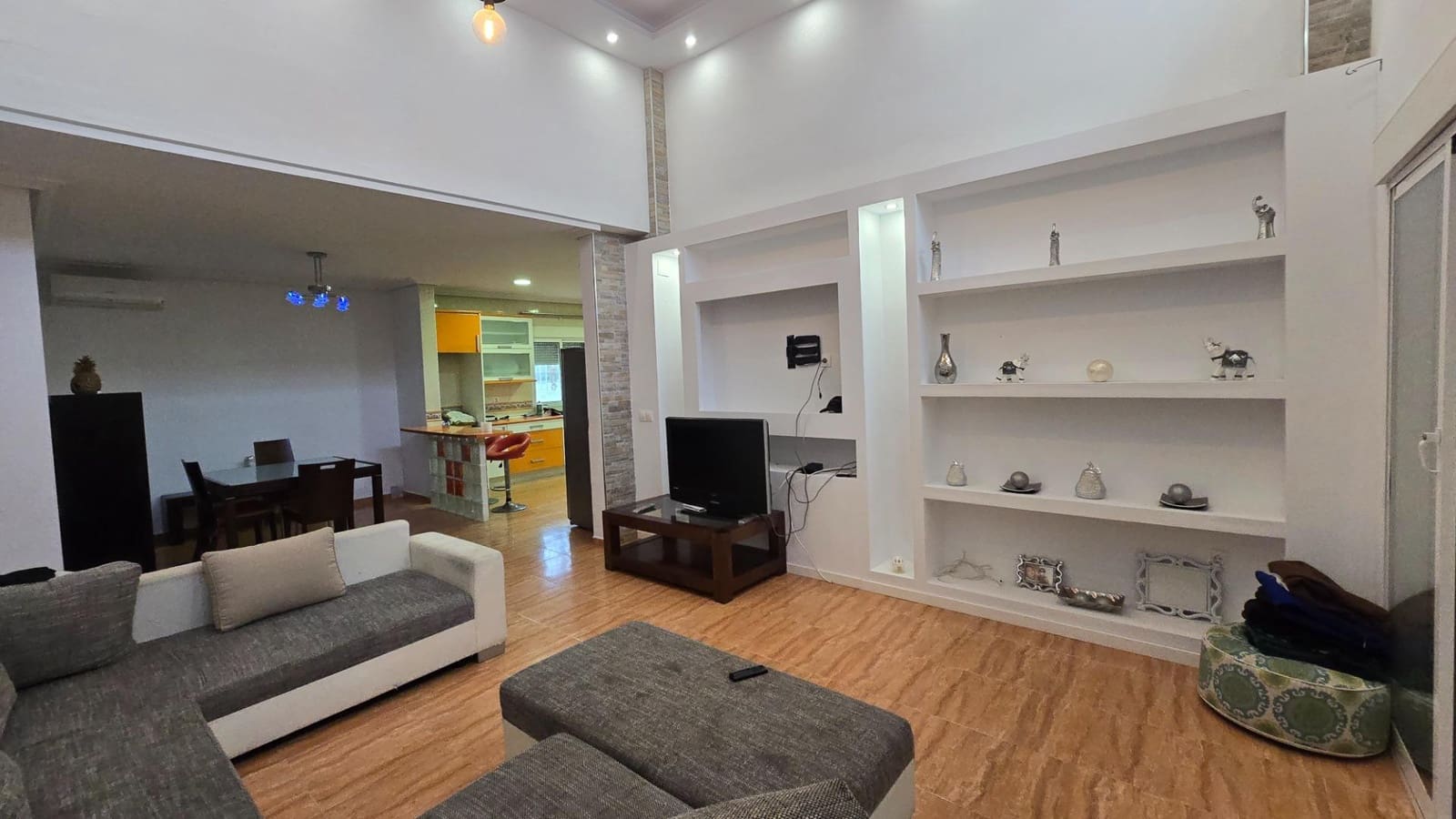 6 bedroom Villa for sale in La Marina with pool - € 430,000 (Ref: 9356028)