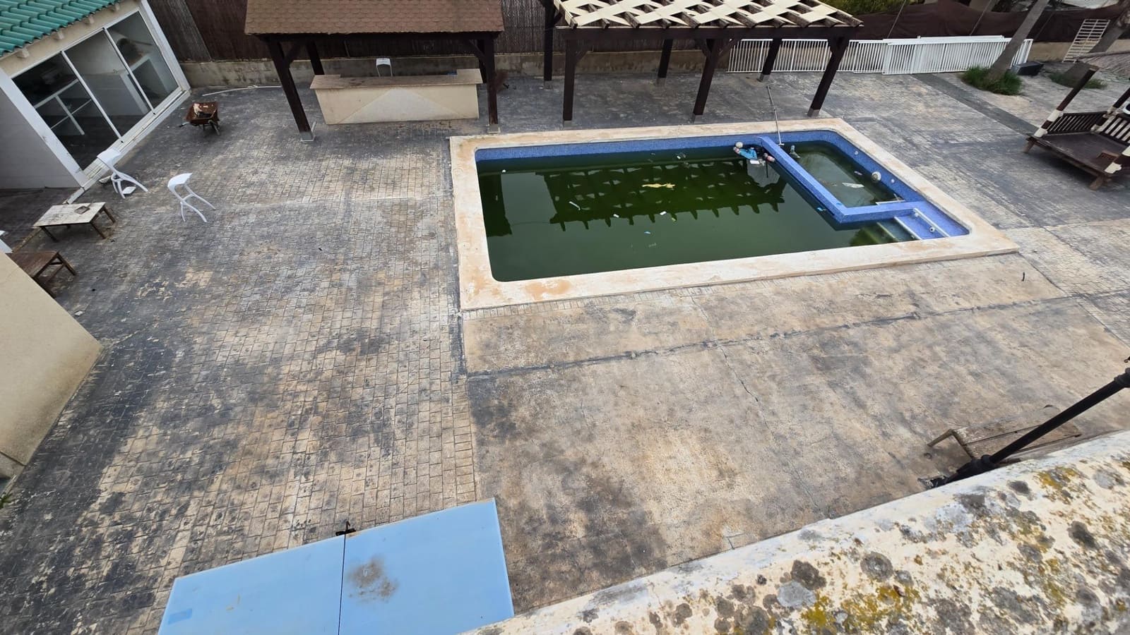 6 bedroom Villa for sale in La Marina with pool - € 430,000 (Ref: 9356028)