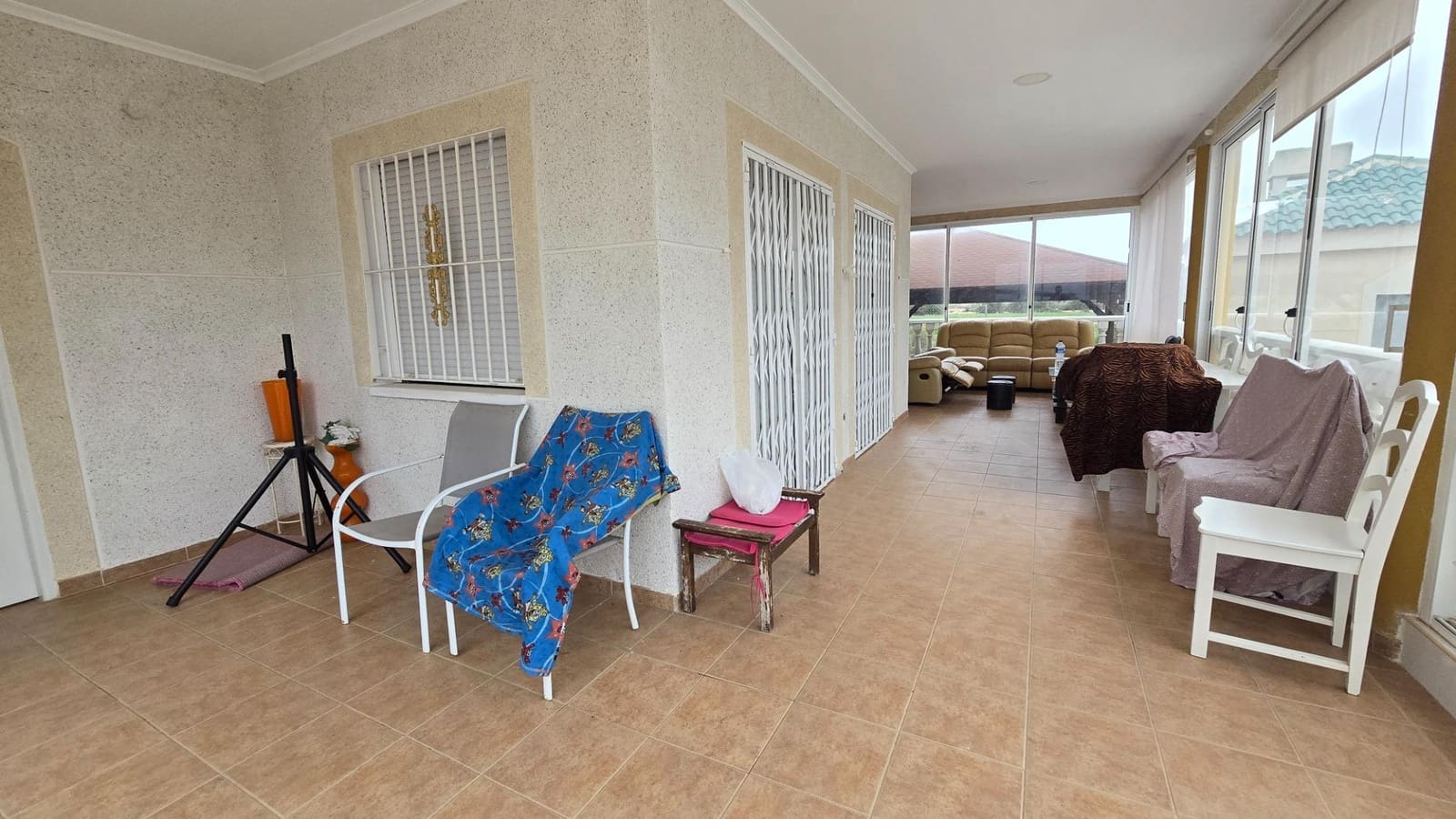 6 bedroom Villa for sale in La Marina with pool - € 430,000 (Ref: 9356028)