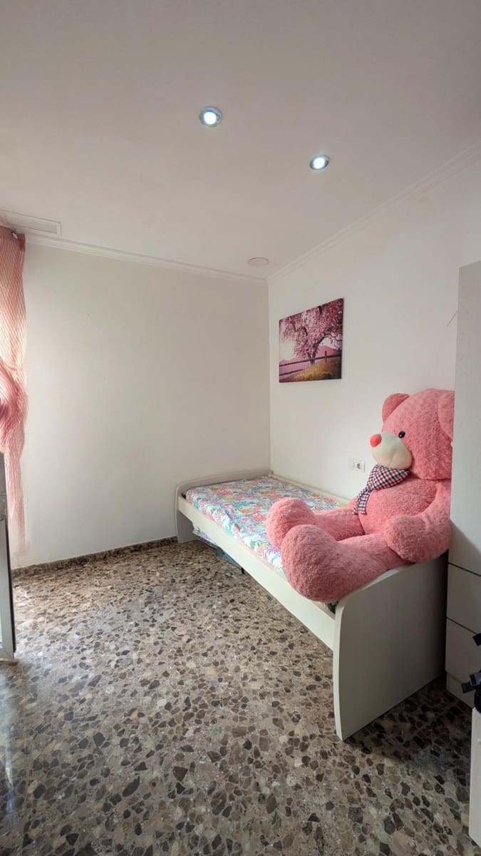 2 makuuhuone Asunto myytävänä paikassa Elche / Elx - 145 000 € (Ref: 9356045)