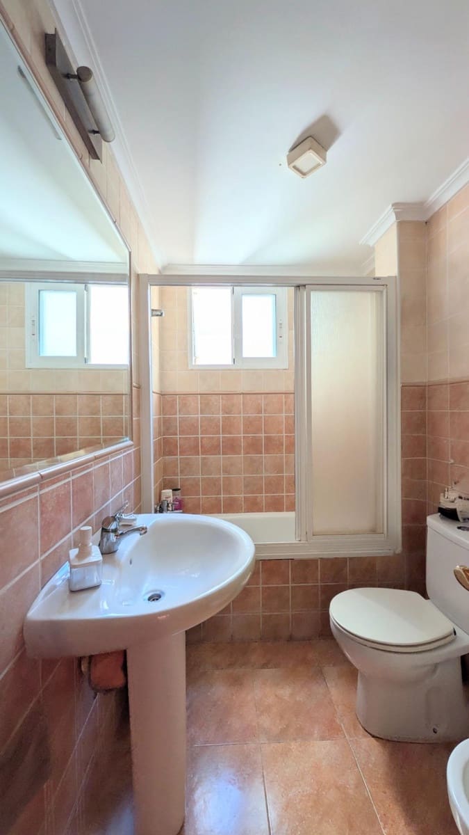 5 sovrum Lägenhet till salu i Elche / Elx - 300 000 € (Ref: 9373631)