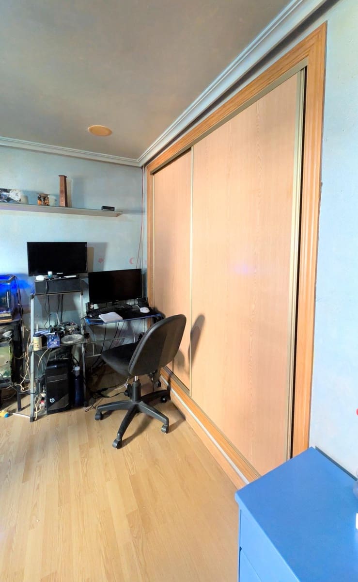 5 sovrum Lägenhet till salu i Elche / Elx - 300 000 € (Ref: 9373631)