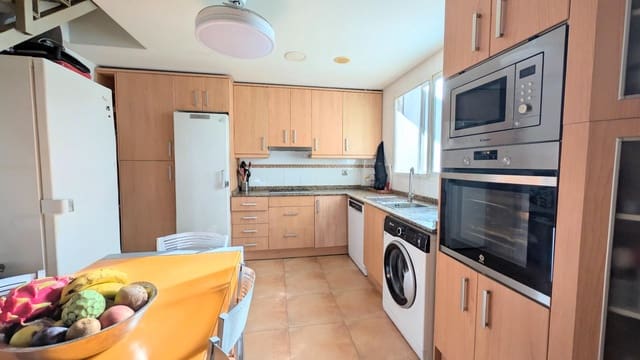 5 sovrum Lägenhet till salu i Elche / Elx - 300 000 € (Ref: 9373631)