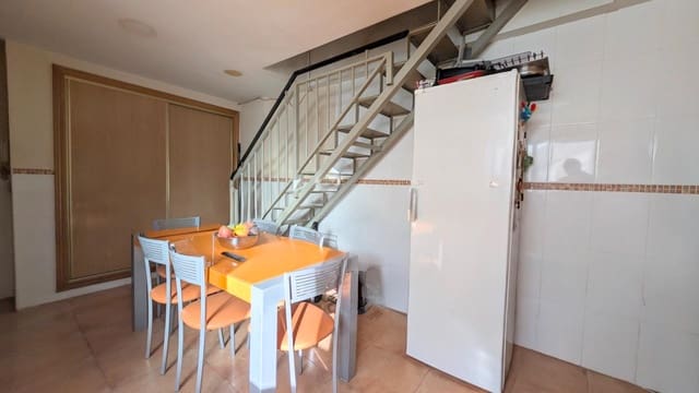 5 sovrum Lägenhet till salu i Elche / Elx - 300 000 € (Ref: 9373631)