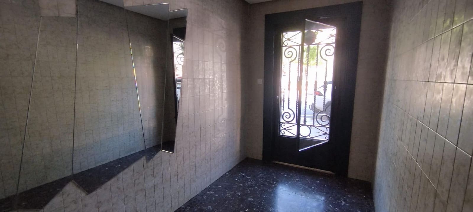 3 bedroom Flat for sale in Elche / Elx - € 125,900 (Ref: 9379256)