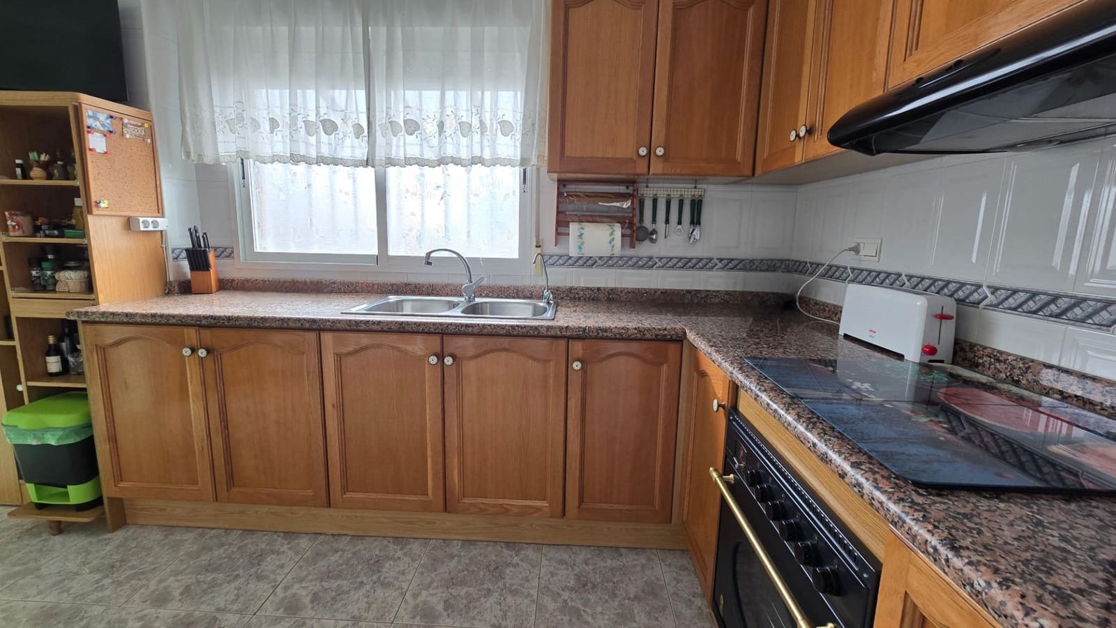 4 sypialnia Bungalow na sprzedaż w Elche / Elx z basenem garażem - 450 000 € (Ref: 9385484)