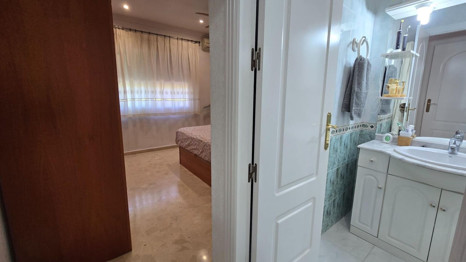 4 sypialnia Bungalow na sprzedaż w Elche / Elx z basenem garażem - 450 000 € (Ref: 9385484)