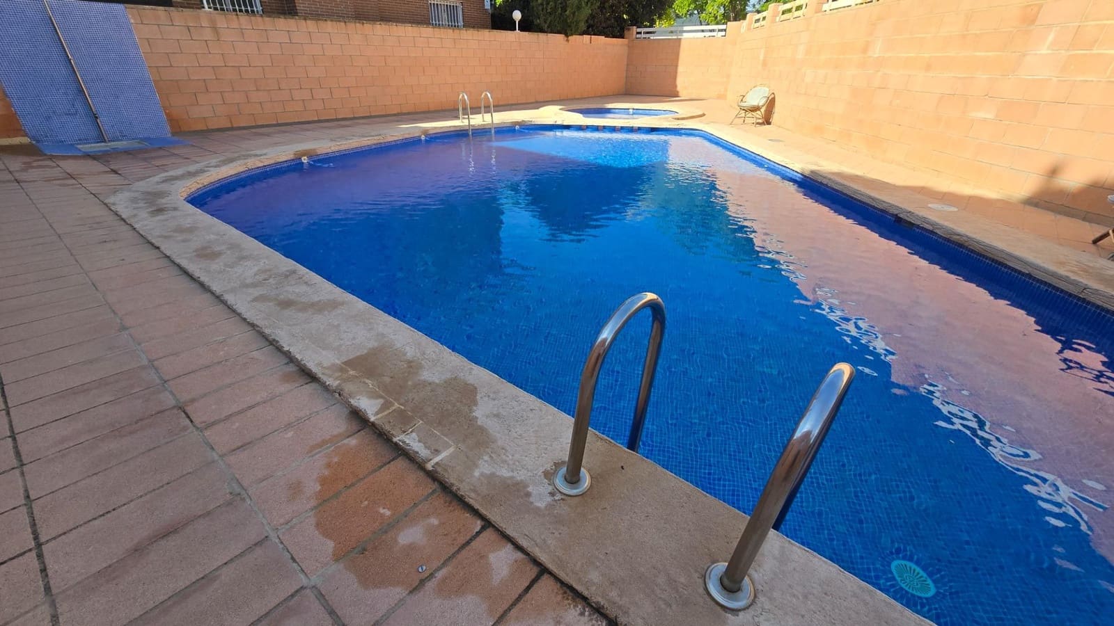 4 sypialnia Bungalow na sprzedaż w Elche / Elx z basenem garażem - 450 000 € (Ref: 9385484)