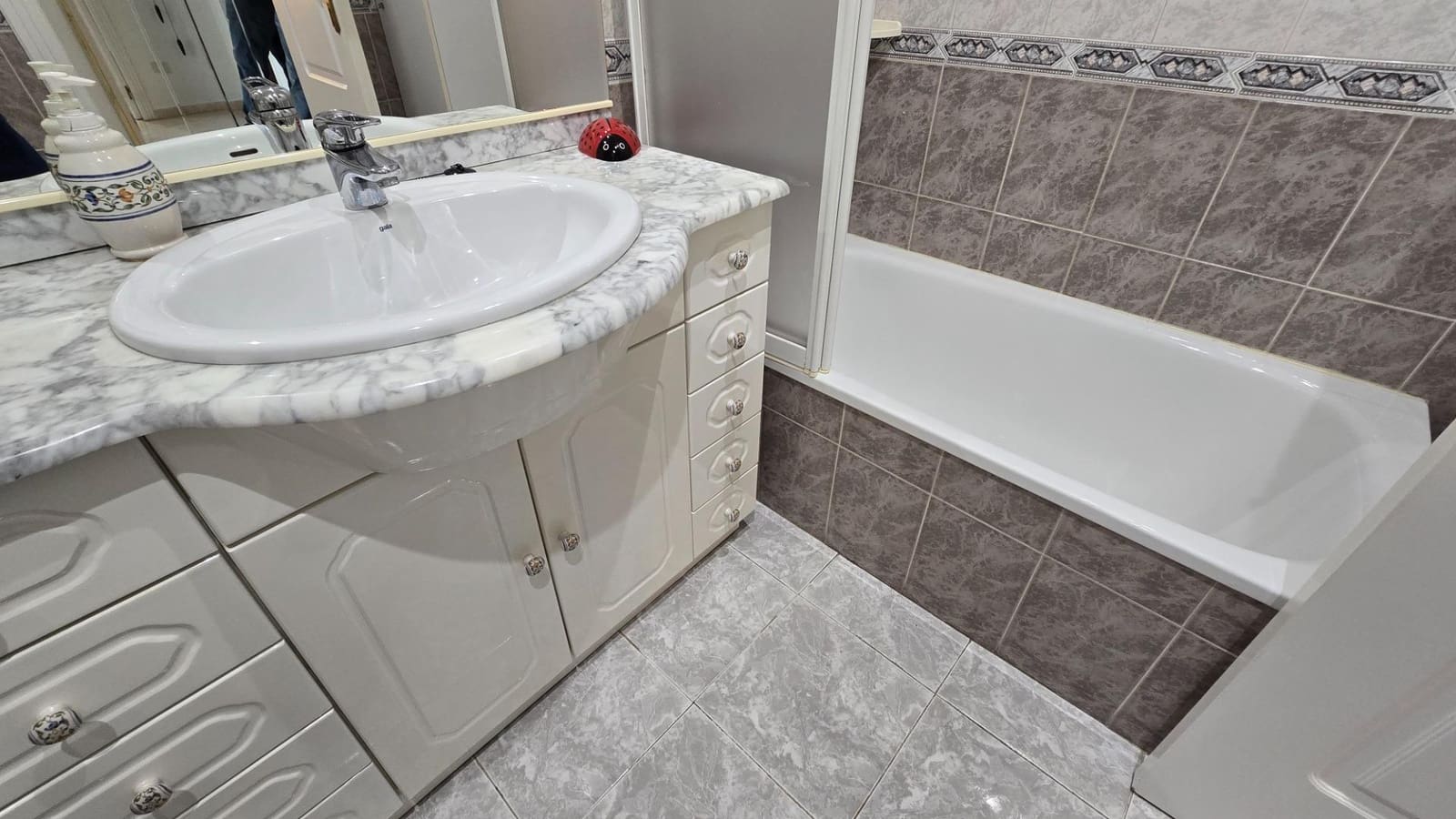 4 sypialnia Bungalow na sprzedaż w Elche / Elx z basenem garażem - 450 000 € (Ref: 9385484)