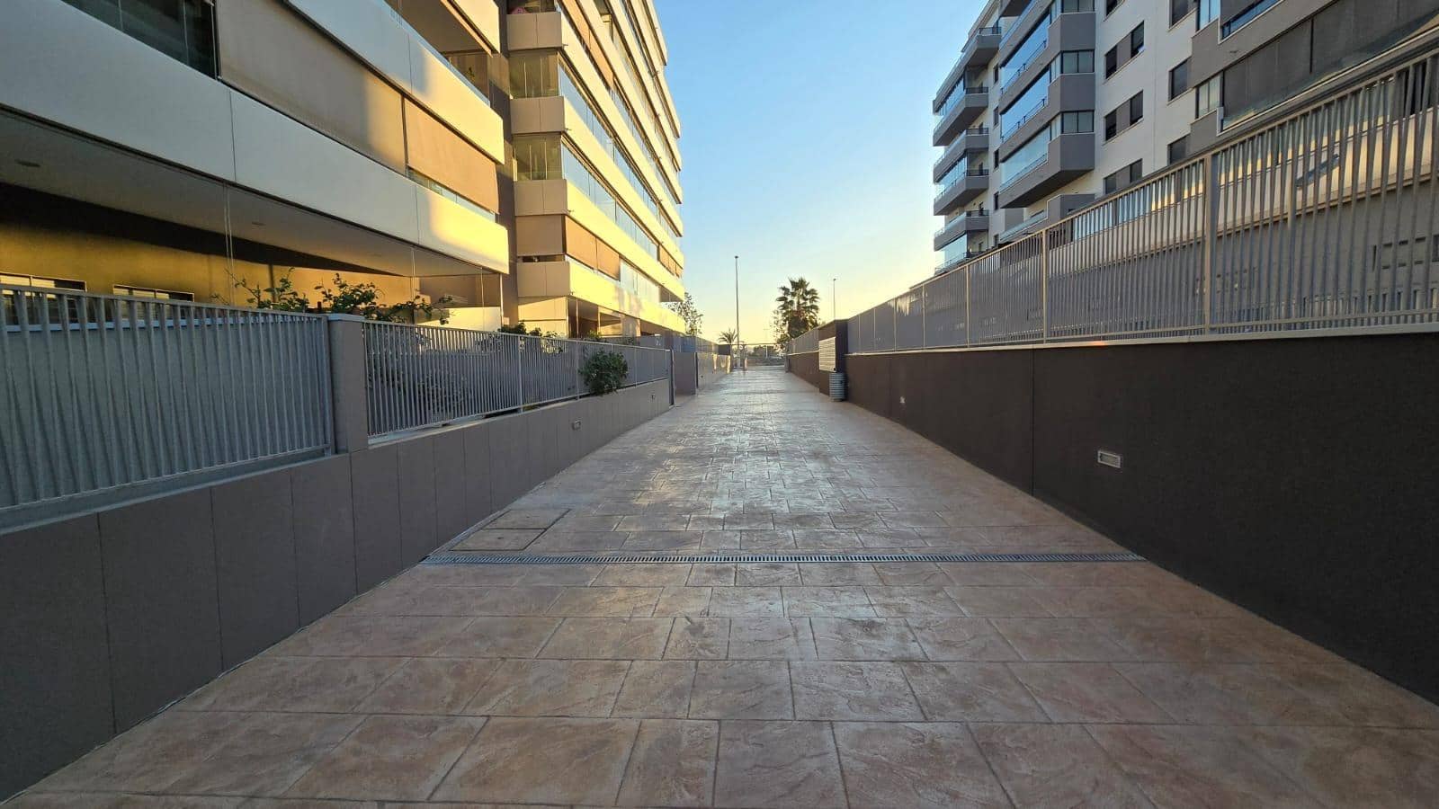 3 sypialnia Mieszkanie na sprzedaż w Elche / Elx z basenem garażem - 315 000 € (Ref: 9396219)