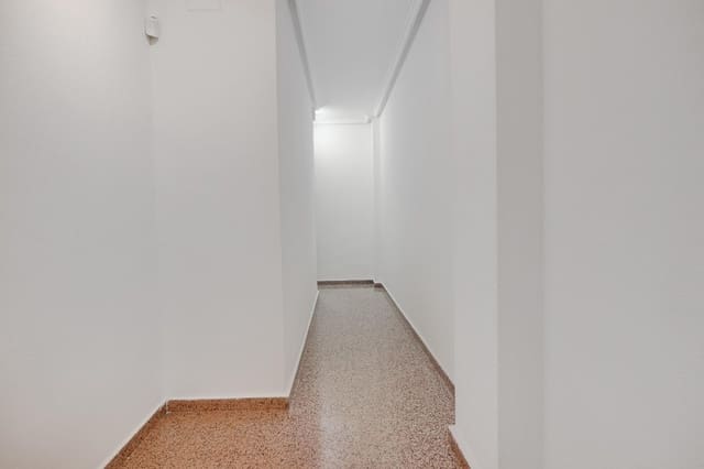 4 makuuhuone Asunto myytävänä paikassa Centro, Torrevieja mukana 
autotalli - 199 900 € (Ref: 9400823)