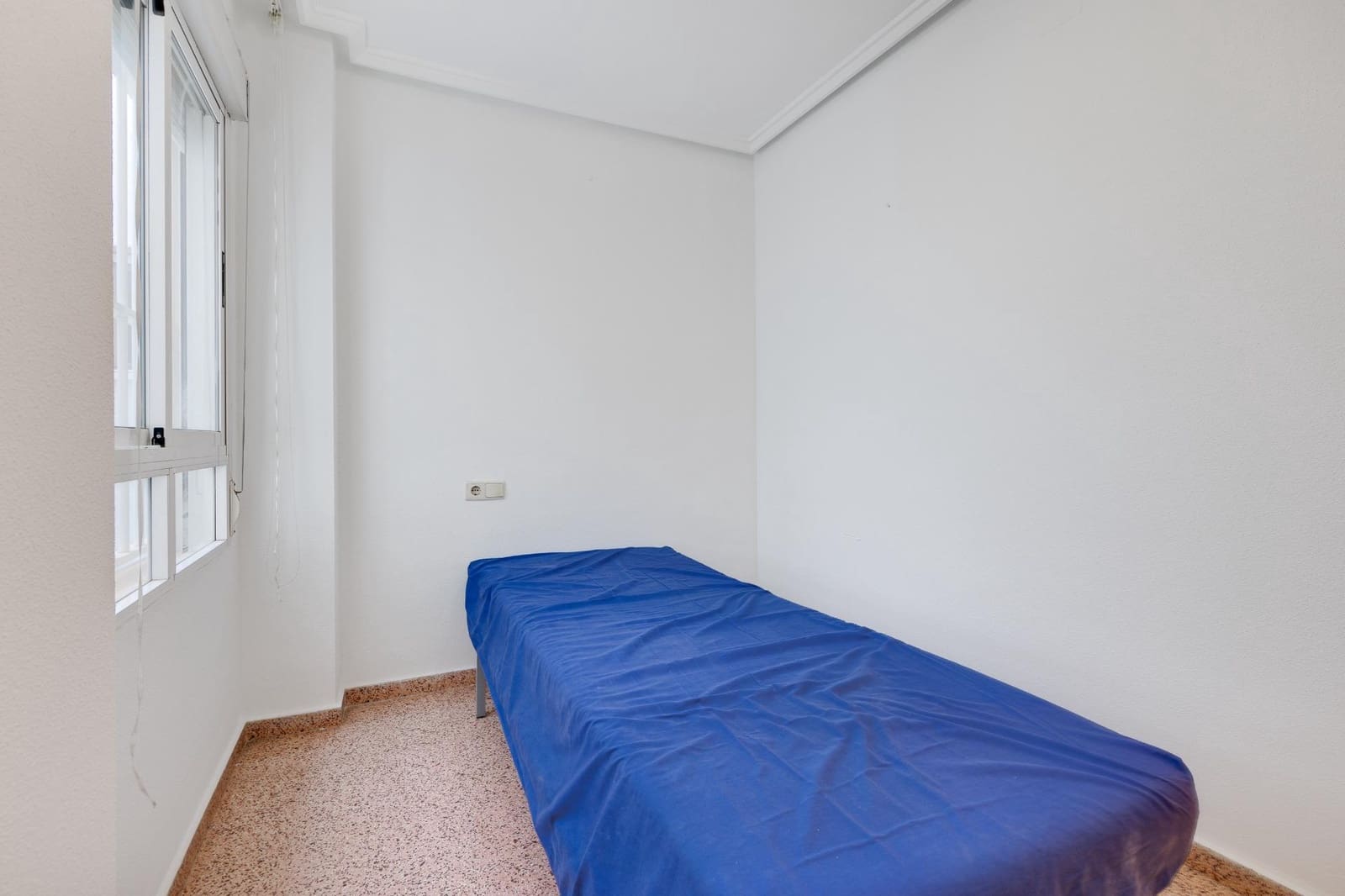 4 makuuhuone Asunto myytävänä paikassa Torrevieja mukana 
autotalli - 199 900 € (Ref: 9400823)