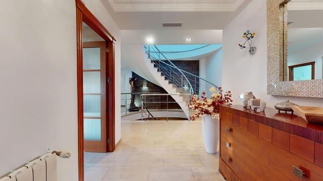 8 soverom Villa til salgs i Peña de las Águilas, Elche / Elx med svømmebasseng garasje - € 1 200 000 (Ref: 9400824)