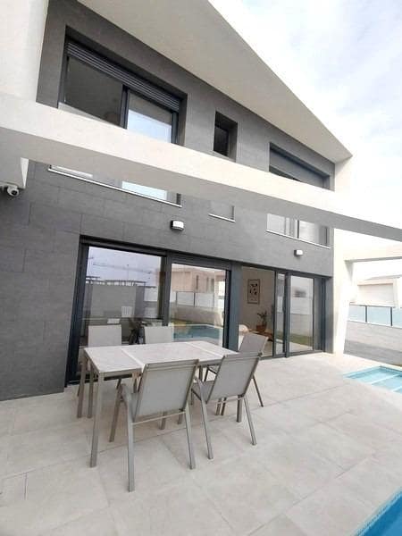 3 bedroom Villa for sale in Gran Alacant with pool - € 540,000 (Ref: 9409279)