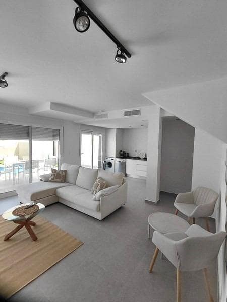 3 soveværelse Villa til salg i Gran Alacant med swimmingpool - € 460.000 (Ref: 9411189)