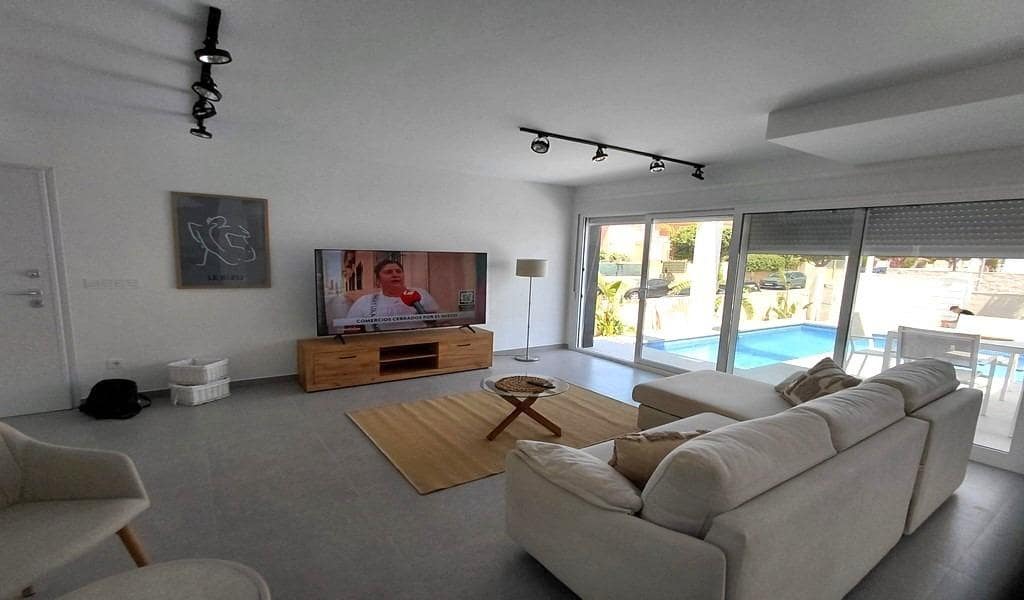 3 soveværelse Villa til salg i Gran Alacant med swimmingpool - € 460.000 (Ref: 9411189)