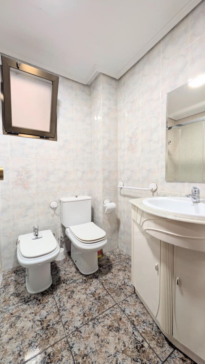 3 bedroom Flat for sale in Elche / Elx - € 139,000 (Ref: 9437596)