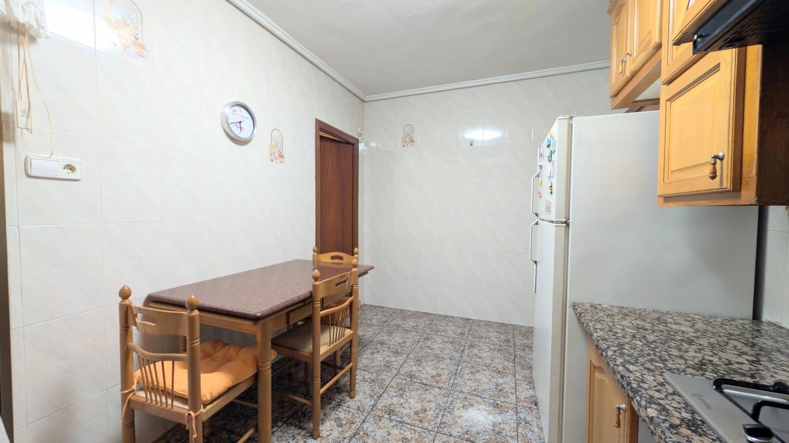 3 bedroom Flat for sale in Elche / Elx - € 139,000 (Ref: 9437596)