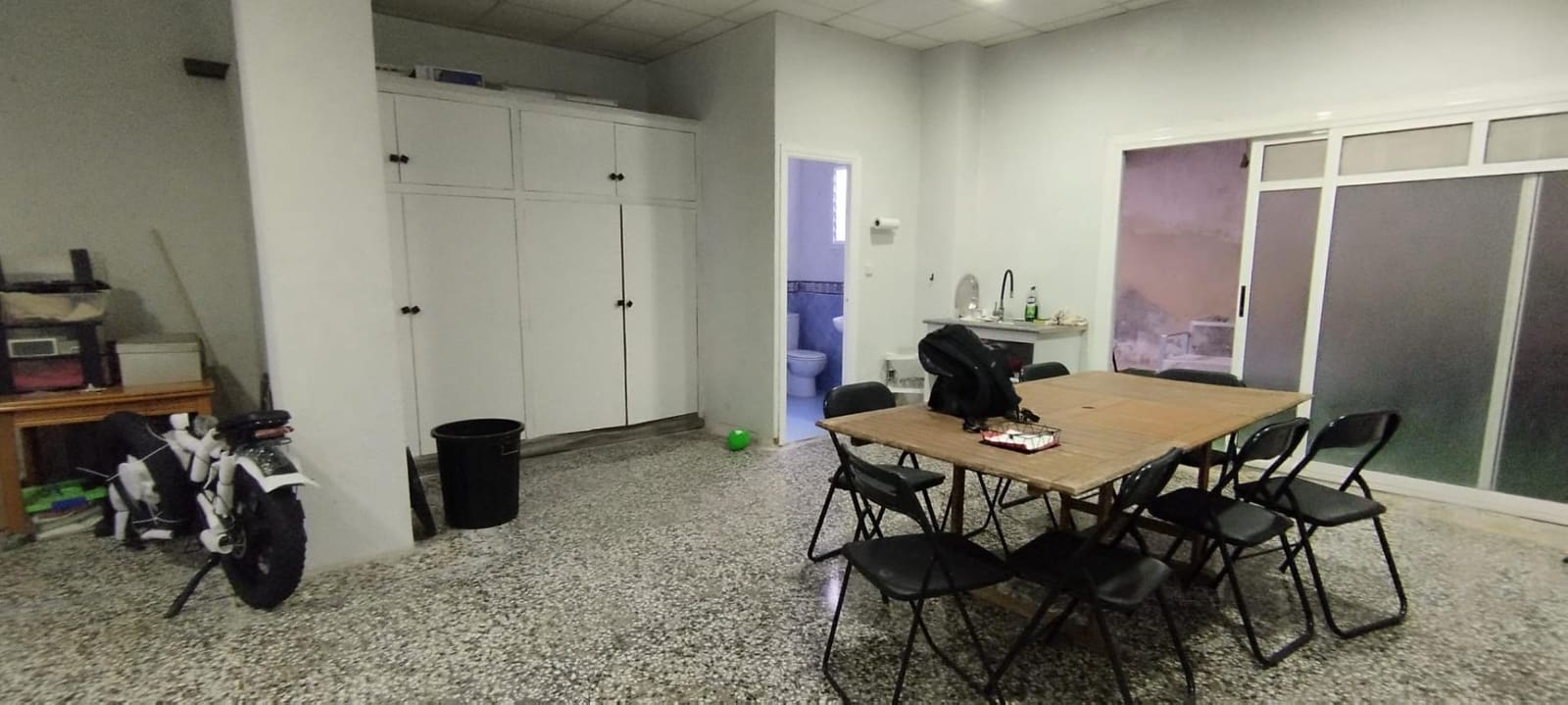 Erhverv til salg i Elche / Elx med garage - € 90.000 (Ref: 9437597)