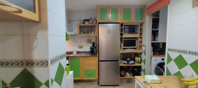 2 makuuhuone Asunto myytävänä paikassa Elche / Elx - 120 000 € (Ref: 9437598)