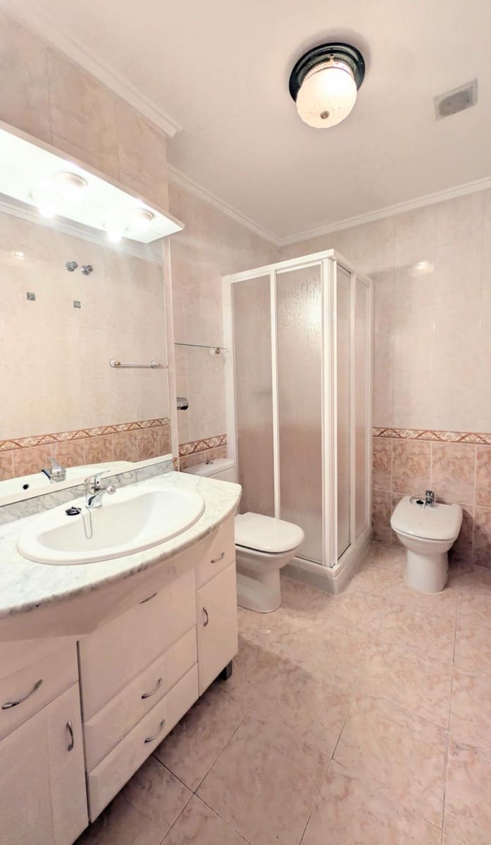 3 quarto Apartamento para venda em Elche / Elx - 187 000 € (Ref: 9441421)