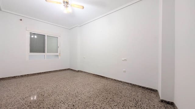 3 makuuhuone Asunto myytävänä paikassa Elche / Elx - 187 000 € (Ref: 9441421)