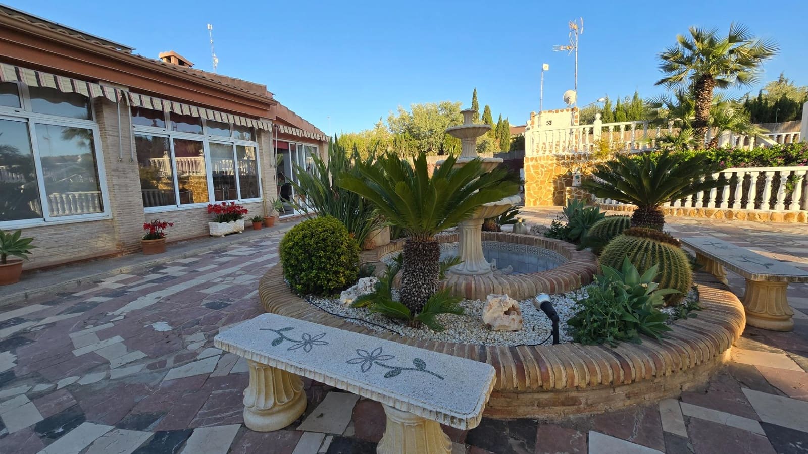 Chalet de 3 habitaciones en Elche / Elx en venta con piscina garaje - 339.900 € (Ref: 9441849)